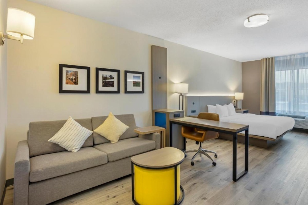 Room image 4