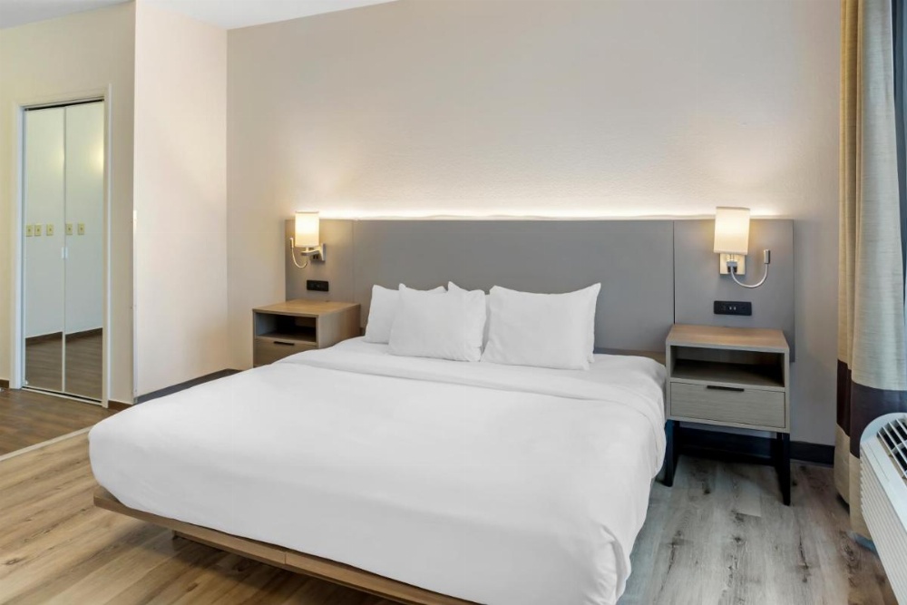 Room image 4