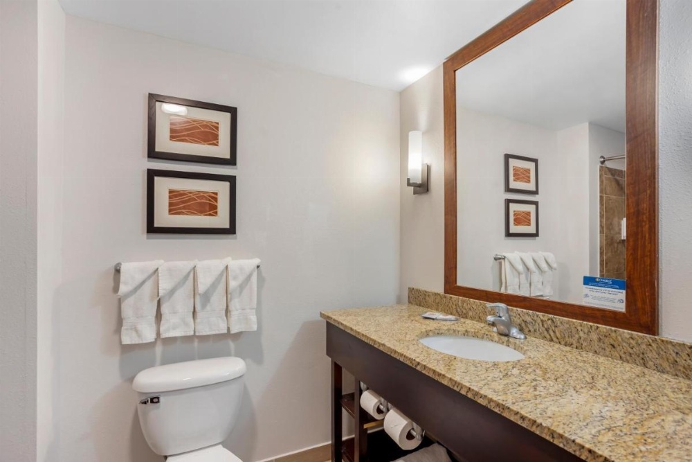 Room image 4